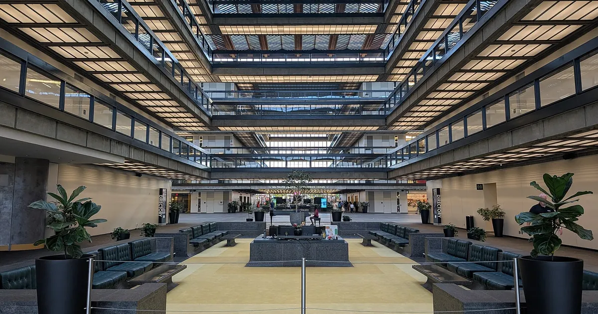 Grand hall d'accueil d'un bâtiment